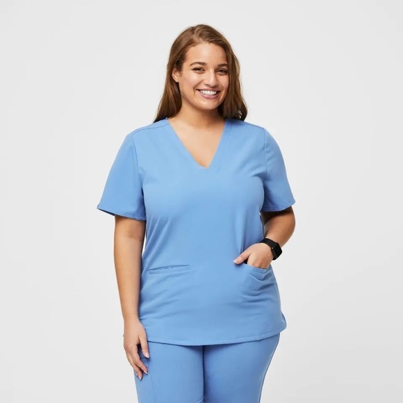 Figs Technical Collection Casma Three-Pocket Scrub Top in Ceil Blue XL - Picture 1 of 5